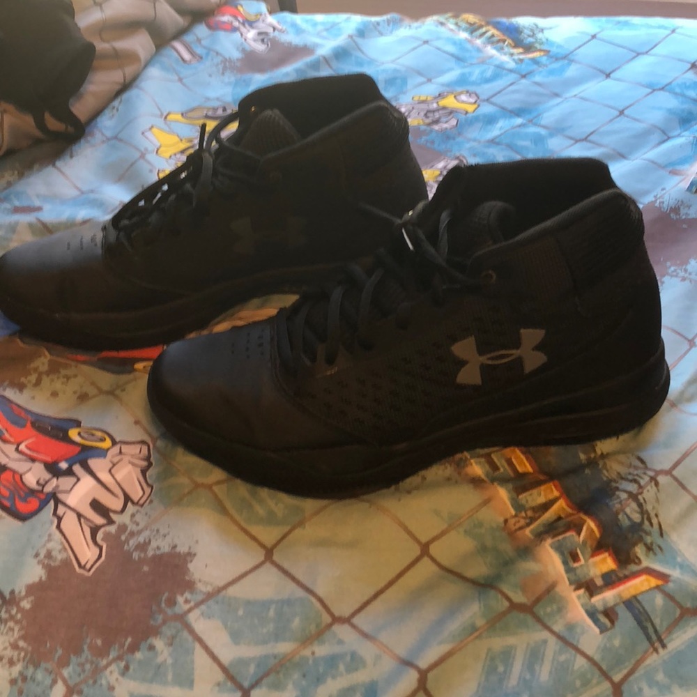 Mens 8 basketball sneakers under armour